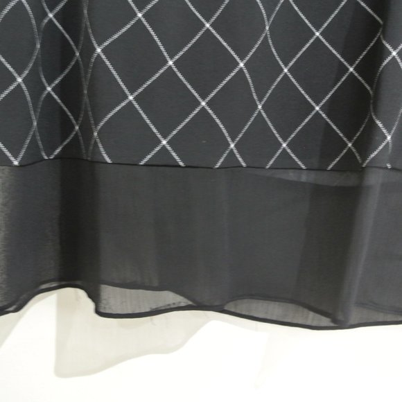 Black sleeveless blouse - Picture 2 of 5